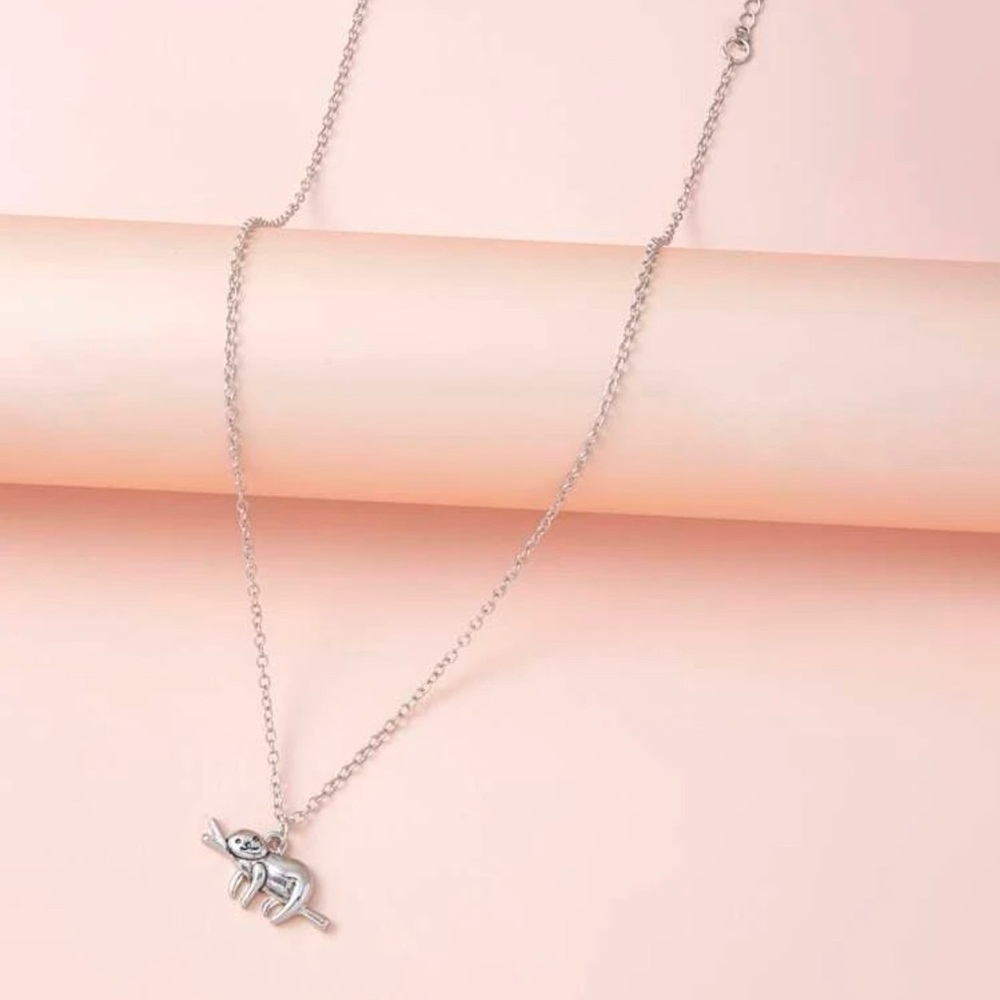 Sloth necklace - Picture 2 of 4